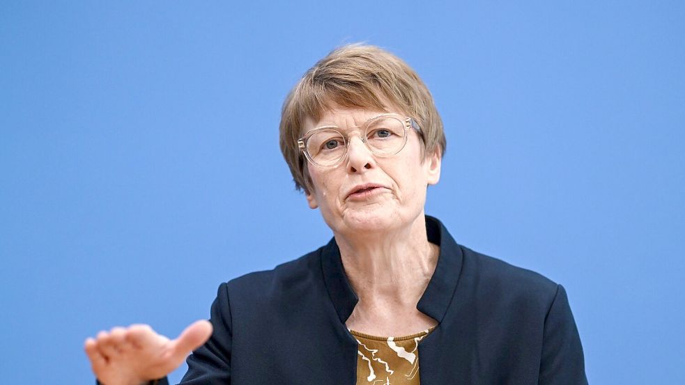 Scharfe Kritik am Tankrabatt: Ökonomin Veronika Grimm. (Archivbild)  Foto: Britta Pedersen/dpa