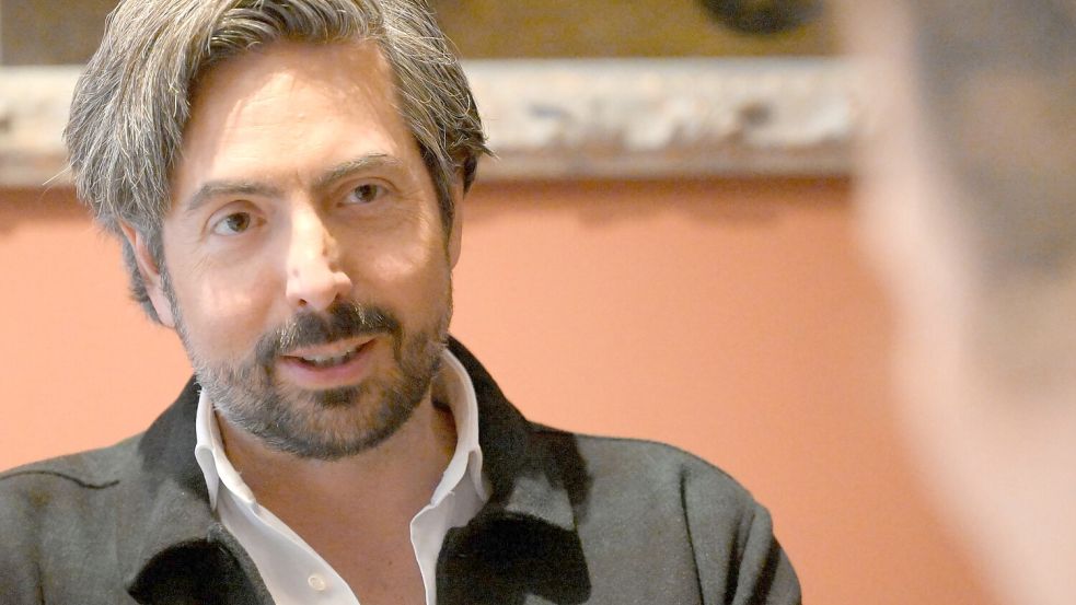 David Dietl freut sich, dass sein verstorbener Vater Helmut noch so präsent ist in München. (Archivbild) Foto: Felix Hörhager/dpa