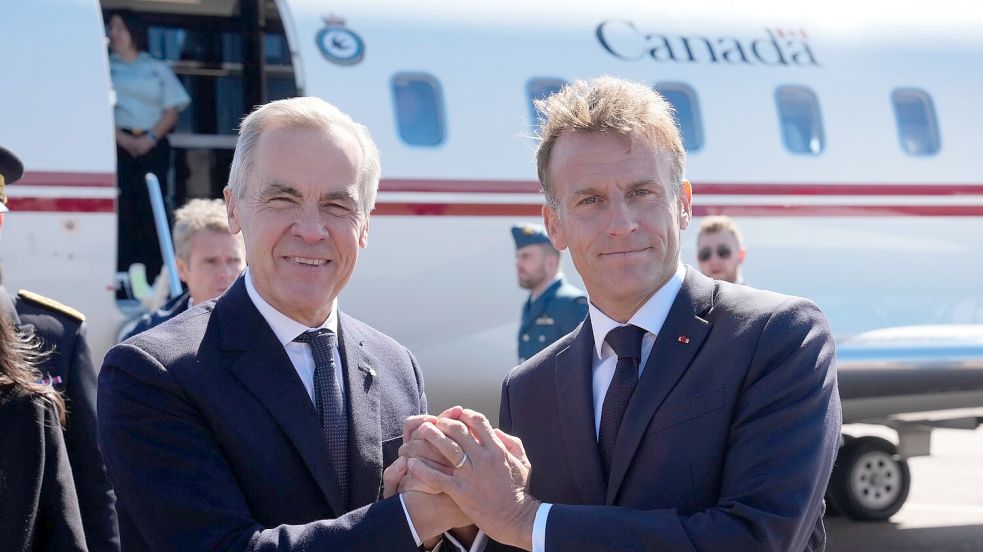 Carney und Macron wollen die Zusammenarbeit ihrer Länder intensivieren. Foto: Adrian Wyld/The Canadian Press/AP/dpa