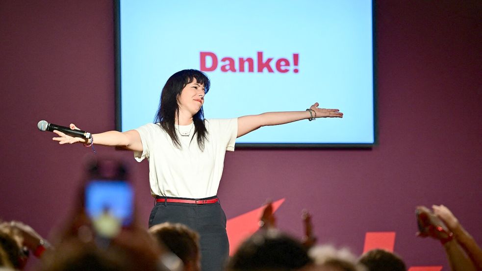Elif Eralp, Spitzenkandidatin und stellvertretende Vorsitzende der Linksfraktion, distanzierte sich vom Auftritt Remmos bei ihren Parteikollegen. Foto: dpa/Sebastian Gollnow