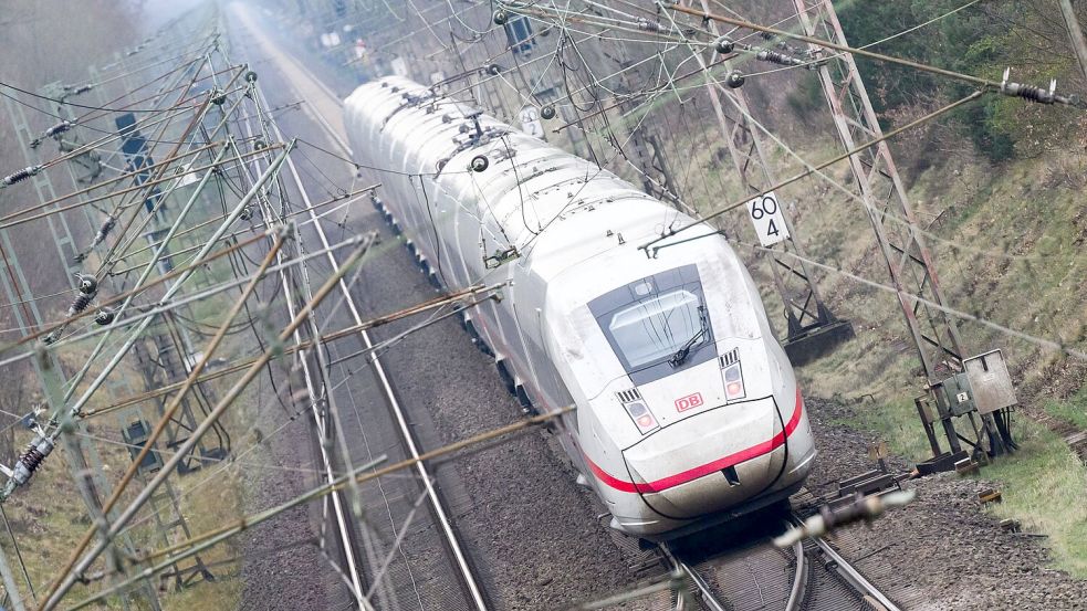 Es geht um Verbesserungen beim Personen- und Güterverkehr in Norddeutschland.  Foto: Julian Stratenschulte/dpa