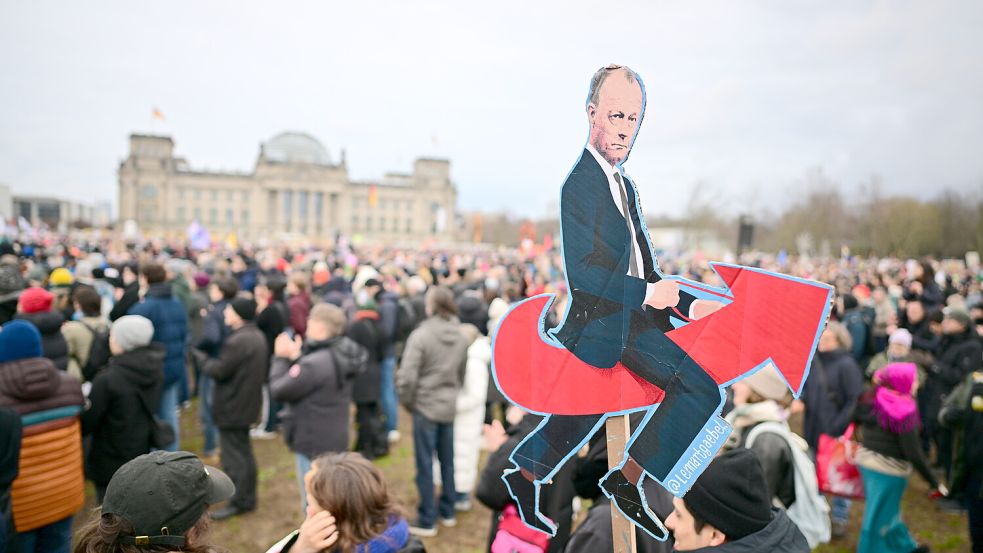 Die CDU hat in Mecklenburg-Vorpommern die 5 %-Hürde verpasst, während die AFD auf 38% schießt. Die Brandmauer ist gescheitert. Foto: picture alliance/dpa|Sebastian Gollnow