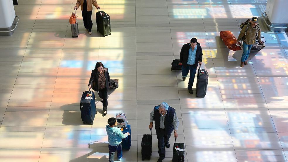 Am Flughafen LaGuardia in New York ist der Flugverkehr seit dem frühen Morgen beeinträchtigt. (Archivbild) Foto: Seth Wenig/AP/dpa