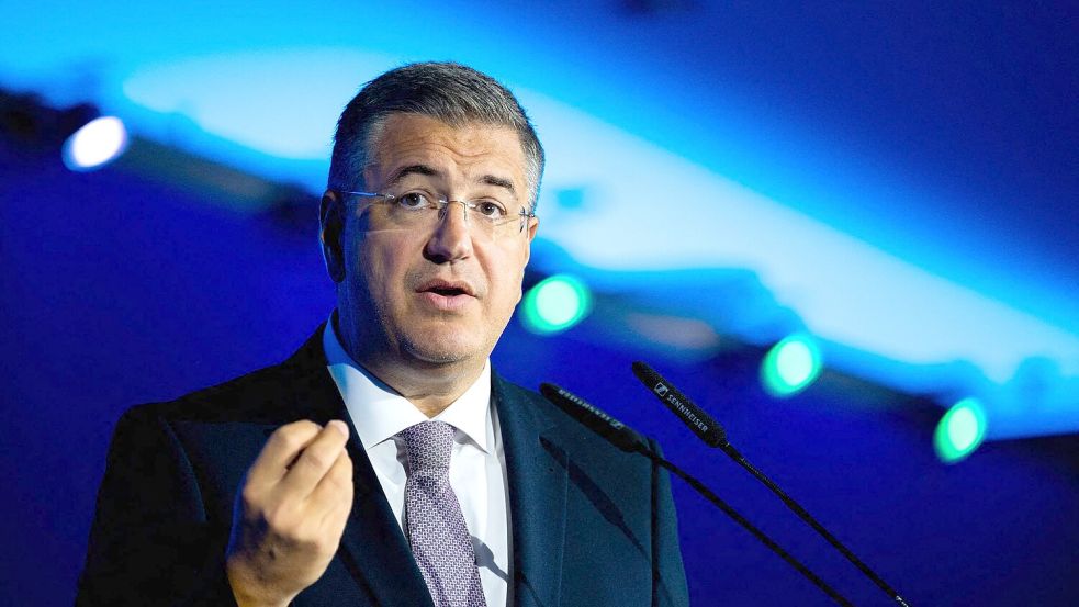 EU-Verkehrskommissar Tzitzikostas fordert auf der Innotrans eine einheitliche Ticketvermarktung für Reisen quer durch Europa. Foto: Christophe Gateau/dpa