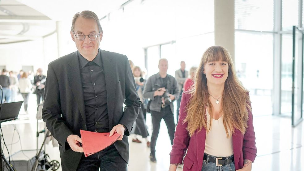 Die Linken-Fraktionsspitze dringt bei Kocak auf „vollumfängliche Transparenz“.  Foto: Kay Nietfeld/dpa