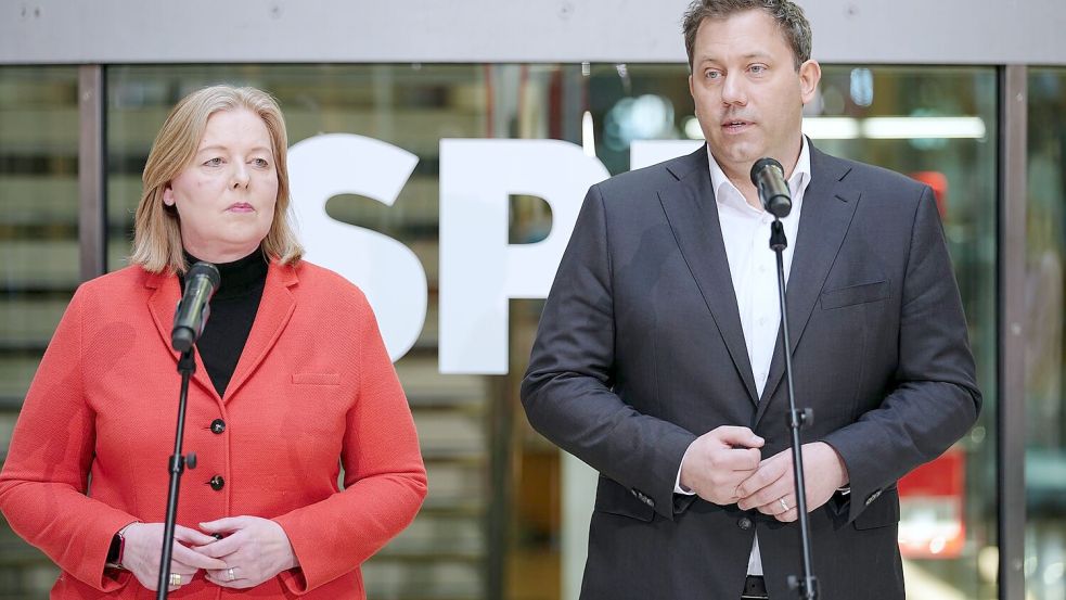 Die SPD-Vorsitzenden Bas und Klingbeil nehmen die Linke in die Pflicht.  Foto: Kay Nietfeld/dpa