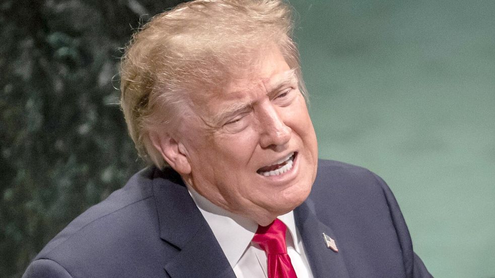 Trump verkündet die erste Zusammenkunft für Gespräche zwischen den USA und dem Iran seit Monaten.  Foto: Michael Kappeler/dpa