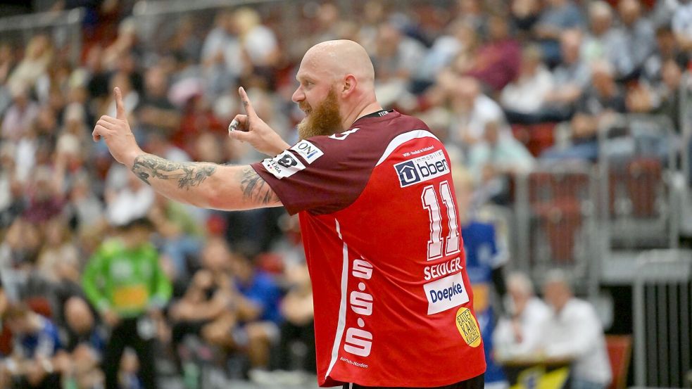 Sven Seidler ist nach vielen Jahren zum OHV Aurich zurückgekehrt. Für die Auricher Handballer ist er aber nur bei Heimspielen auf der Platte. Foto: Jens Doden (Blomberg)