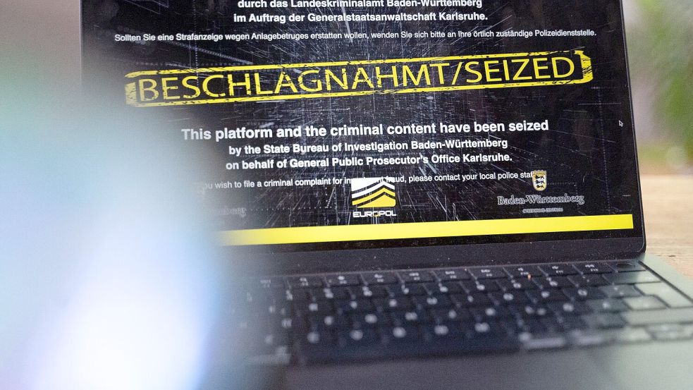 Wenn man die Adresse der beschlagnahmten Internetseiten eingibt, erscheint ein Sicherstellungsbanner der Behörden. (Archivbild) Foto: Leonie Asendorpf/dpa