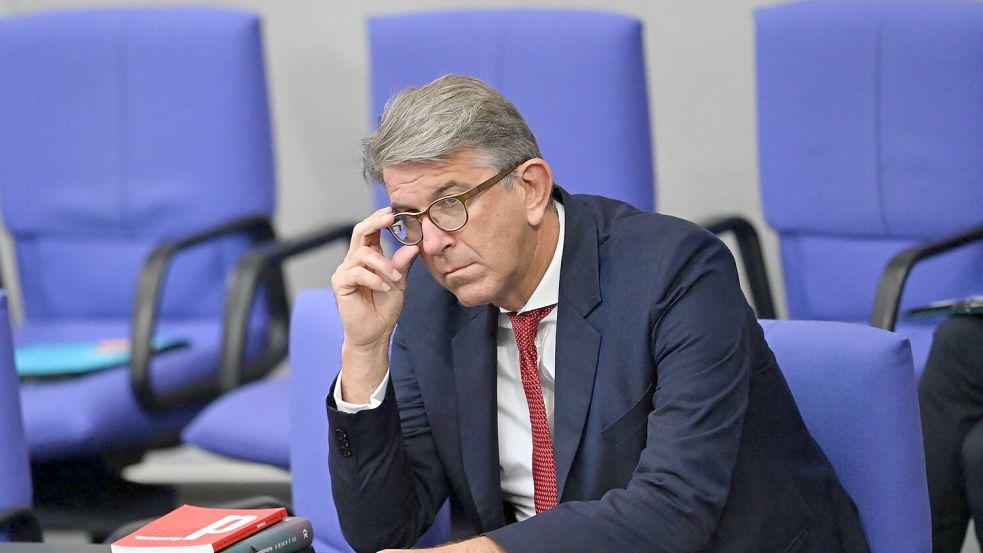 Weimer hatte eine gesetzliche Investitionspflicht zunächst selbst abgelehnt. Inzwischen sieht er in dem Gesetzentwurf einen „klugen Kompromiss“. Foto: Michael Brandt/dpa