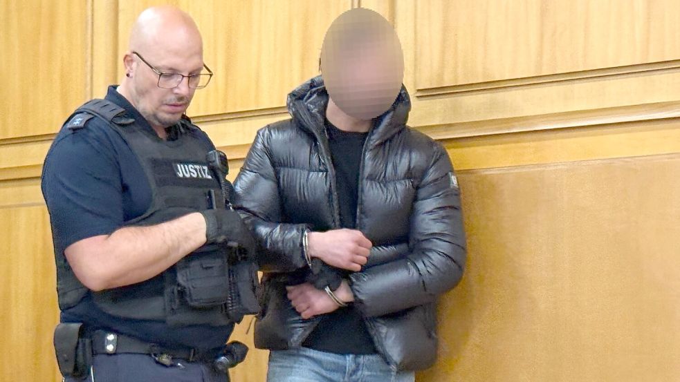 Der angeklagte mutmaßliche Bankräuber wollte laut Staatsanwaltschaft mit der Beute seinen aufwendigen Lebensstil finanzieren. Foto: Martin Oversohl/dpa