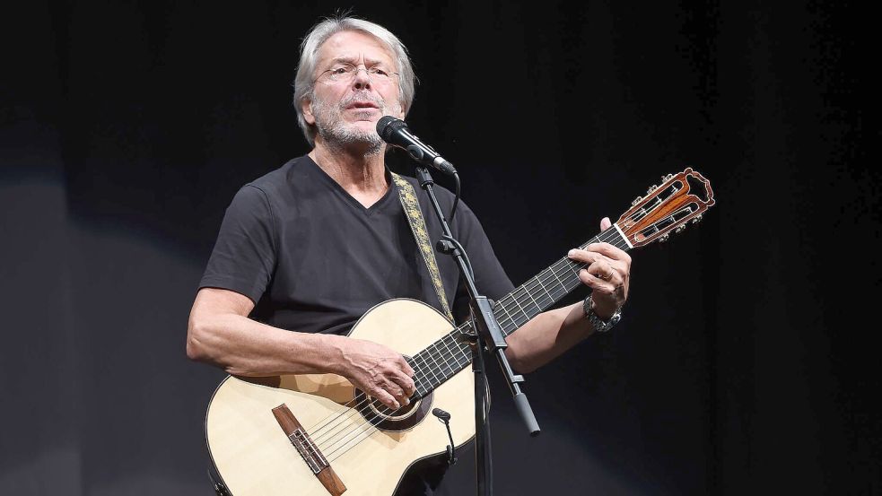Der Sänger Reinhard Mey hat nun sein 30. Studioalbum veröffentlicht. (Archivbild) Foto: Swen Pförtner/dpa