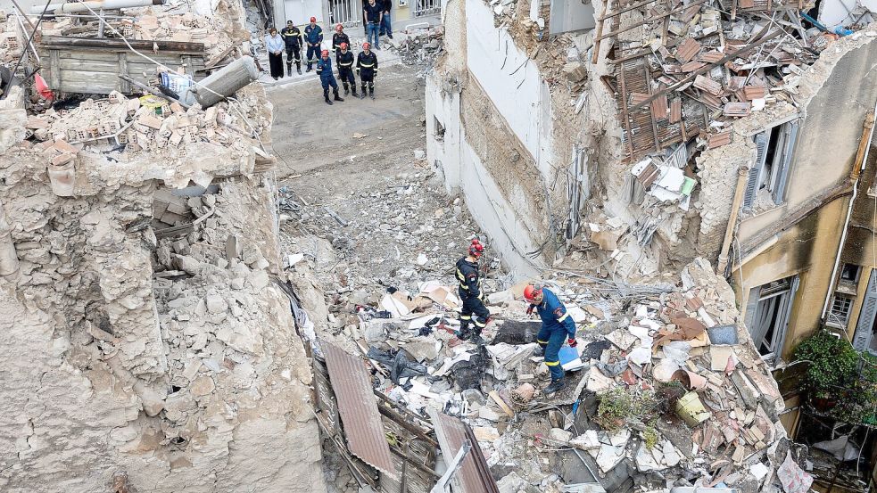 Vier Menschen werden nach der Explosion weiterhin vermisst. Foto: Yorgos Karahalis/AP/dpa