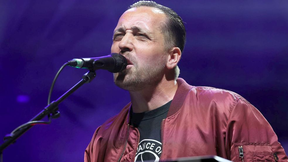 Danger Dan macht als Solokünstler Musik, ist aber auch Teil der Rap-Gruppe Antilopen Gang. (Archivbild) Foto: Bernd Wüstneck/dpa