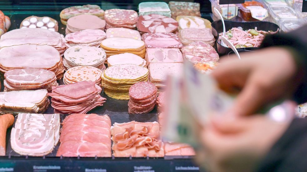 Bei Wurstwaren nahmen zuletzt sowohl Käuferreichweite als auch Absatzmenge ab. (Symbolbild) Foto: Jan Woitas/dpa