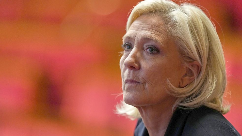 Die Ergebnisse der Teilwahl des Senats stärken Marine Le Pen den Rücken (Archivbild). Foto: Thibault Camus/AP/dpa