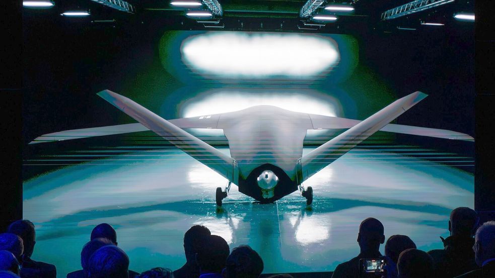 Unbemannter Kampfjet CA-1 Europa: Junge Rüstungsfirmen wie Helsing bekommen viel Geld von Investoren (Archivbild) Foto: Peter Kneffel/dpa