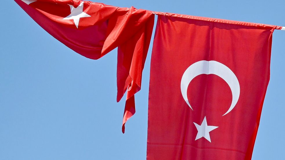 An einer Schule im Südosten der Türkei ist ein Lehrer erschossen worden. (Symbolbild) Foto: Anna Ross/dpa