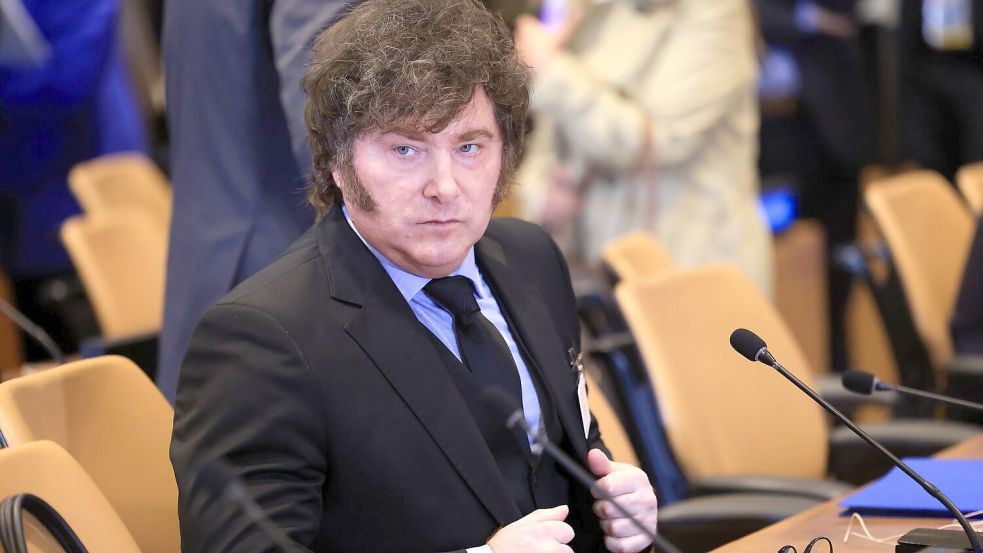 Argentiniens Präsident Javier Milei setzt London eine zweiwöchige Frist, um das aktuelle Erdölprojekt bei den Falklandinseln zu unterbinden. (Archivbild) Foto: Charly Triballeau/Pool AFP/AP/dpa