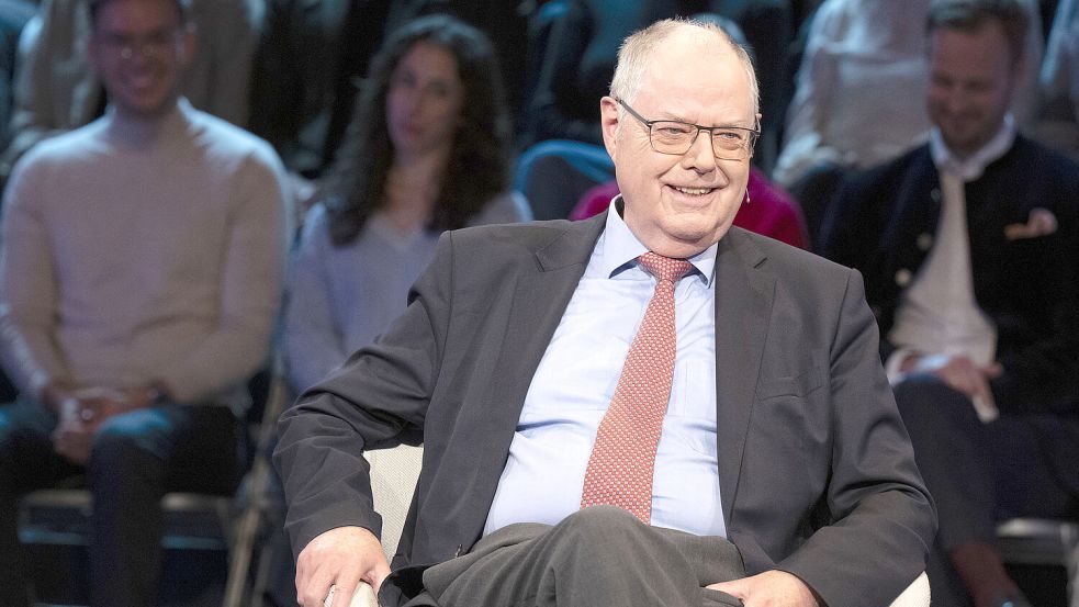 War zu Gast bei Moderatorin Sandra Maischberger: der ehemalige Finanzminister Peer Steinbrück. Foto: dpa/WDR/Melanie Grande