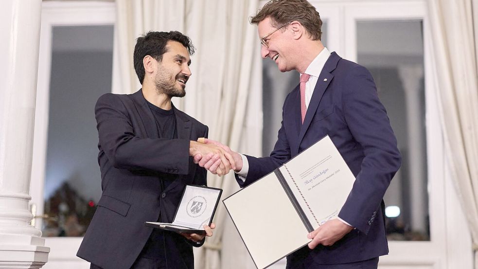 Gündogan sollte den Preis eigentlich schon im vergangenen Jahr bekommen. Jetzt wurde das nachgeholt. Foto: Rolf Vennenbernd/dpa
