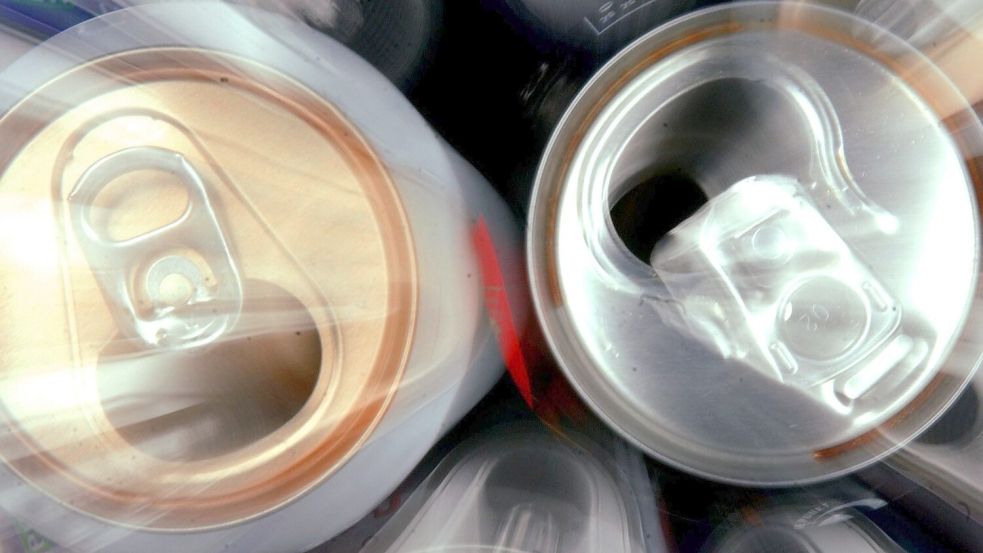 Kinder und Jugendliche konsumieren immer mehr Energydrinks. (Illustration) Foto: Jens Büttner/dpa/dpa-tmn