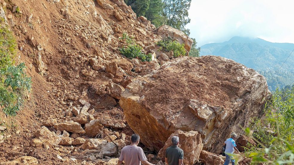 Mindestens 34 Menschen starben bislang in Nepal. Foto: Ap Tolang/Nexpher via ZUMA Press Wire/dpa