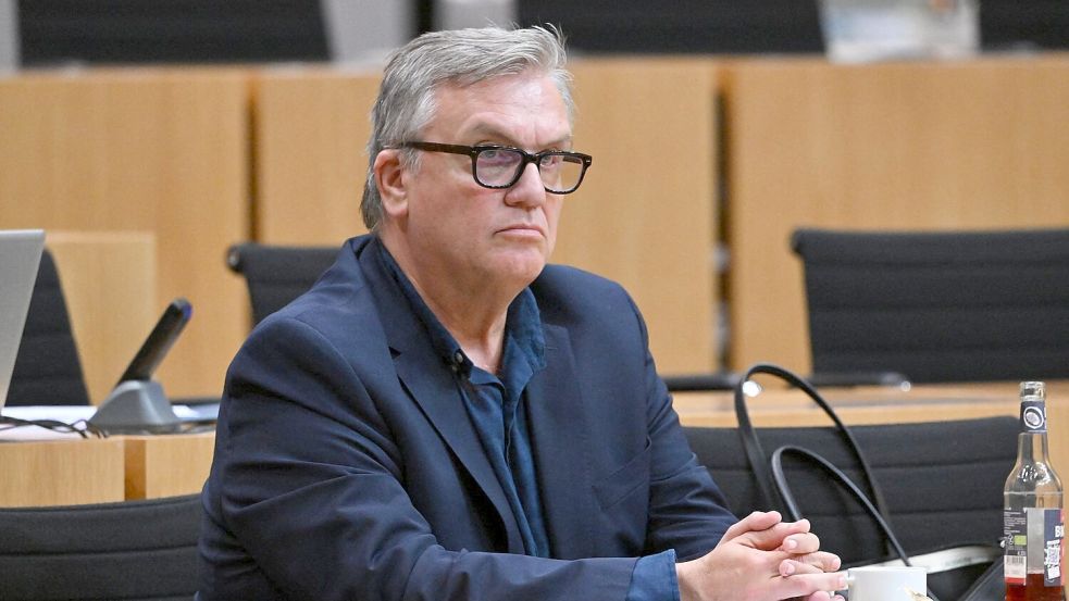 Hape Kerkeling ist Enkel eines NS-Opfers. Seine Meinung zu einem AfD-Verbotsverfahren äußerte er bei einer Anhörung im Thüringer Landtag. Foto: Martin Schutt/dpa
