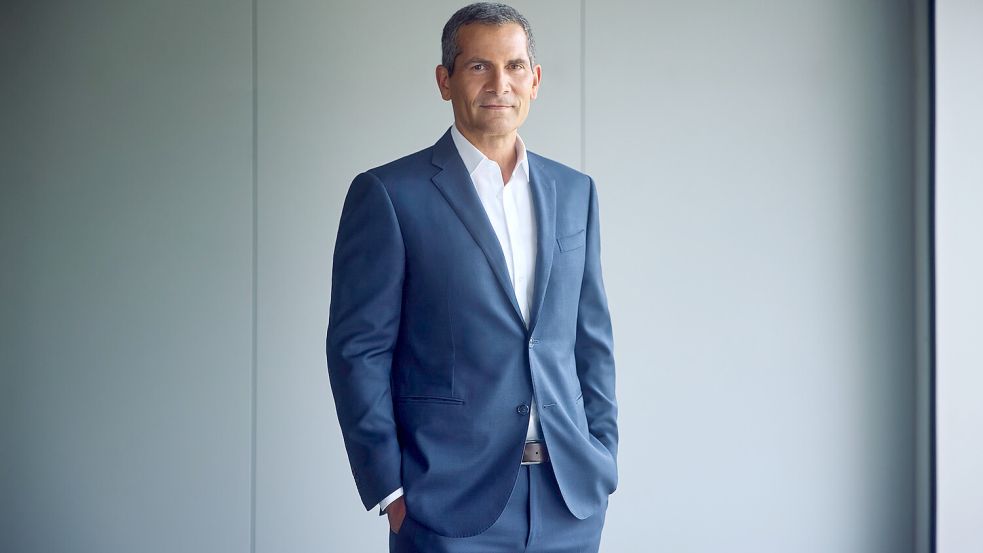 Er ist eins der Gesichter der „heute“-Nachrichten im ZDF: Mitri Sirin. Foto: Bo Lelewel/ZDF