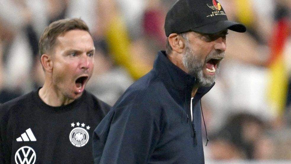 Jürgen Klopp trieb sein Team zu mehr Tempo. Foto: Sven Hoppe/dpa