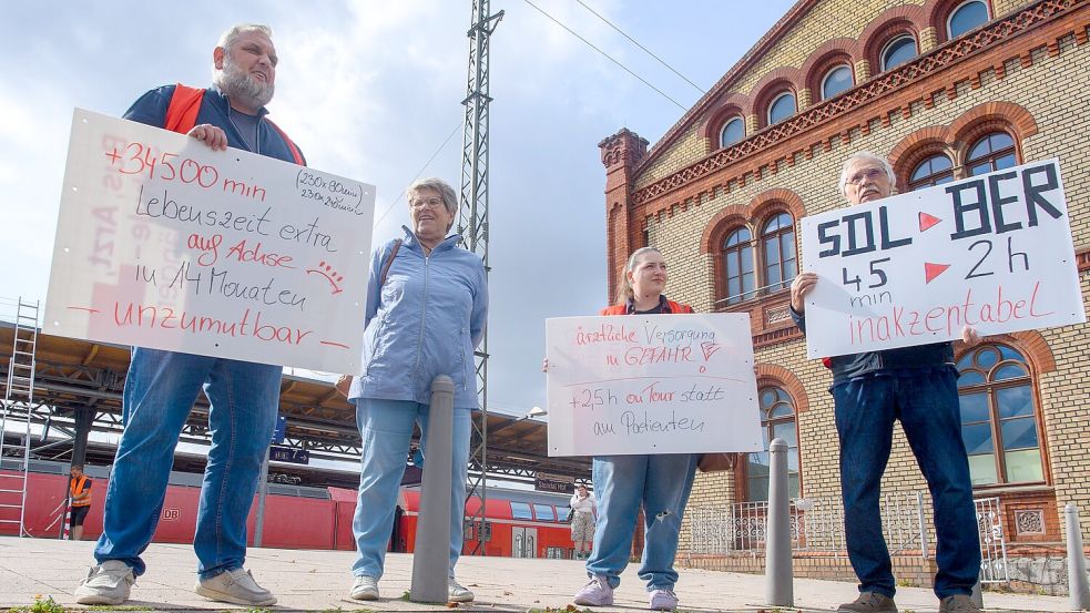 In den betroffenen Regionen regt sich Protest - etwa dagegen, dass der Bahnhof Stendal vorerst nicht mehr von Fernzügen angefahren wird. (Archivbild) Foto: Klaus-Dietmar Gabbert/dpa