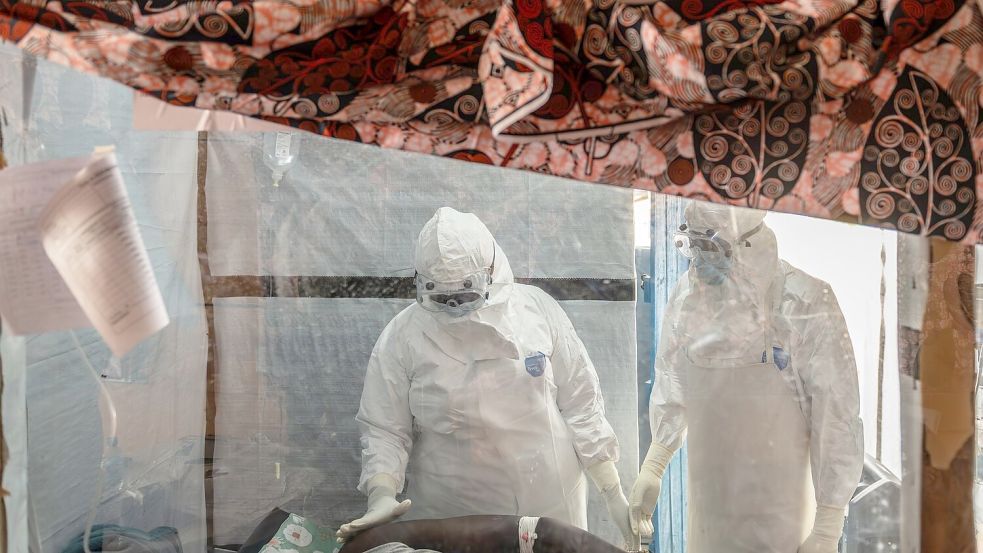 Seit Mitte Mai wurden 8.300 Ebola-Fälle im Kongo nachgewiesen. (Archivbild) Foto: Moses Sawasawa/AP/dpa