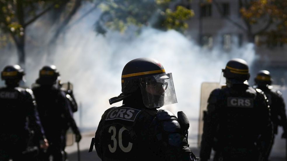 Rund 85 Prozent der mehr als 5.000 Festgenommen sind laut Frankreichs Innenminister Laurent Nuñez minderjährig. Foto: Aurelien Morissard/AP/dpa