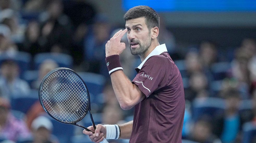 Novak Djokovic steht in Peking wieder im Finale. Foto: Andy Wong/AP/dpa