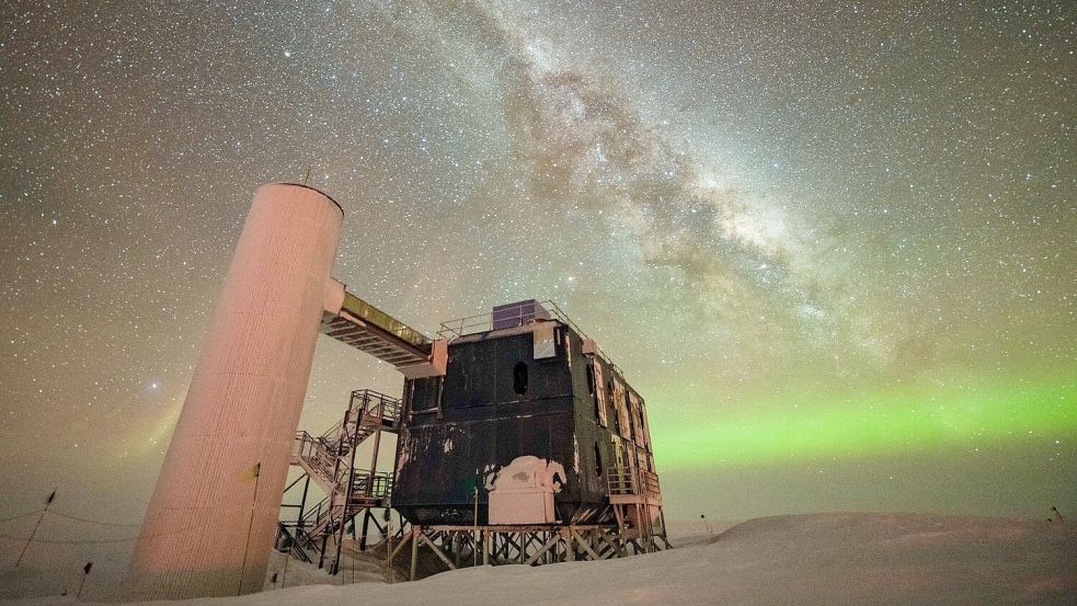 „IceCube“ – ein Kubikkilometer Eis, der mit Sensoren ausgestattet ist. (Archivbild) Foto: Yuya Makino/IceCube/NSF/dpa