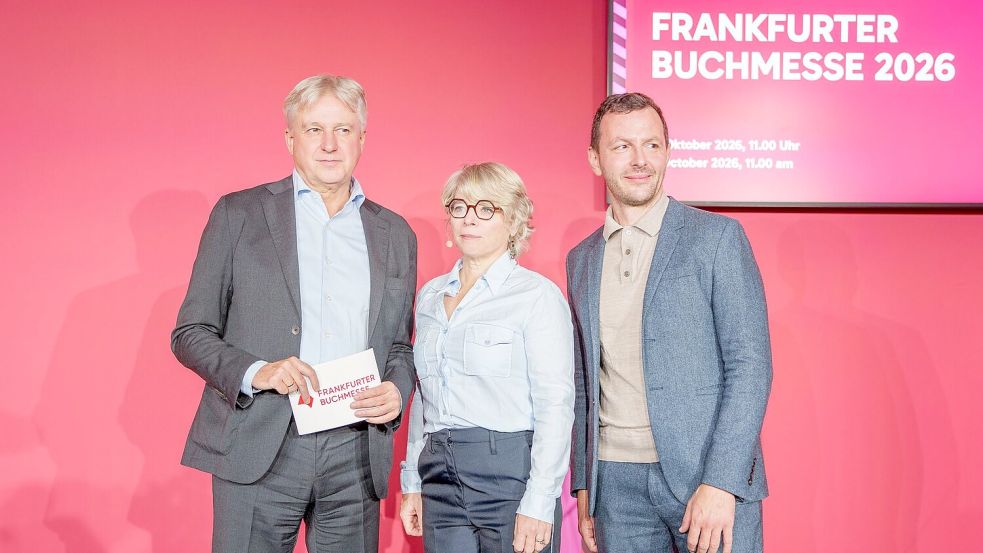 Für Juegen Boos ist es die letzte Messe als Buchmessen-Direktor, für Sebastian Guggolz die erste als Börsenvereins-Vorsteher. Foto: Andreas Arnold/dpa