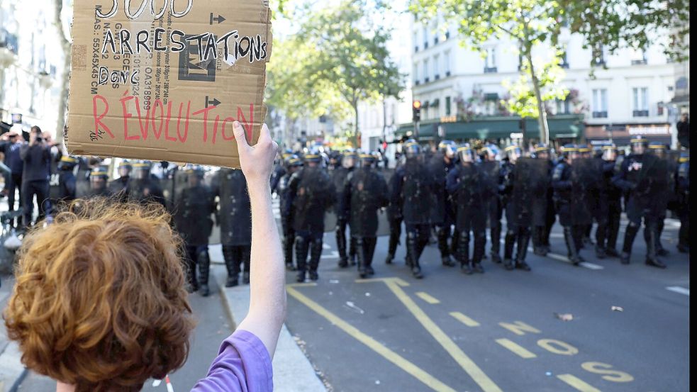 Hunderte Verletzte und Festnahmen: Immer wieder eskaliert der seit Wochen wachsende Protest an Frankreichs Schulen. Foto: AFP/Kenzo Tribouillard