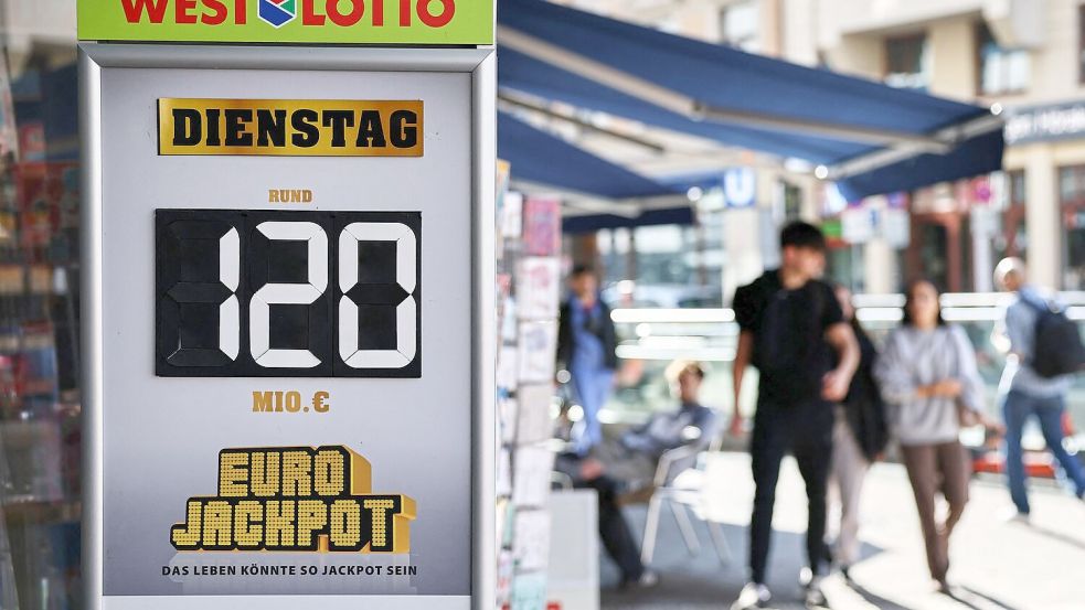 Um 120 Millionen Euro ging es bei der Ziehung im Eurojackpot. Foto: Oliver Berg/dpa