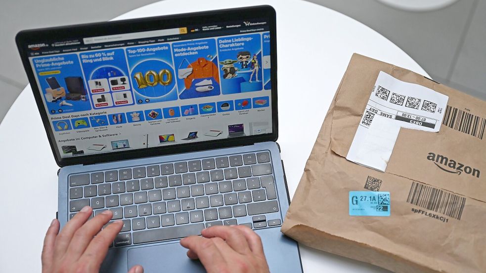 Bei keinem anderen Online-Händler bestellen Kunden so viel wie bei Amazon. Foto: Michael Brandt/dpa