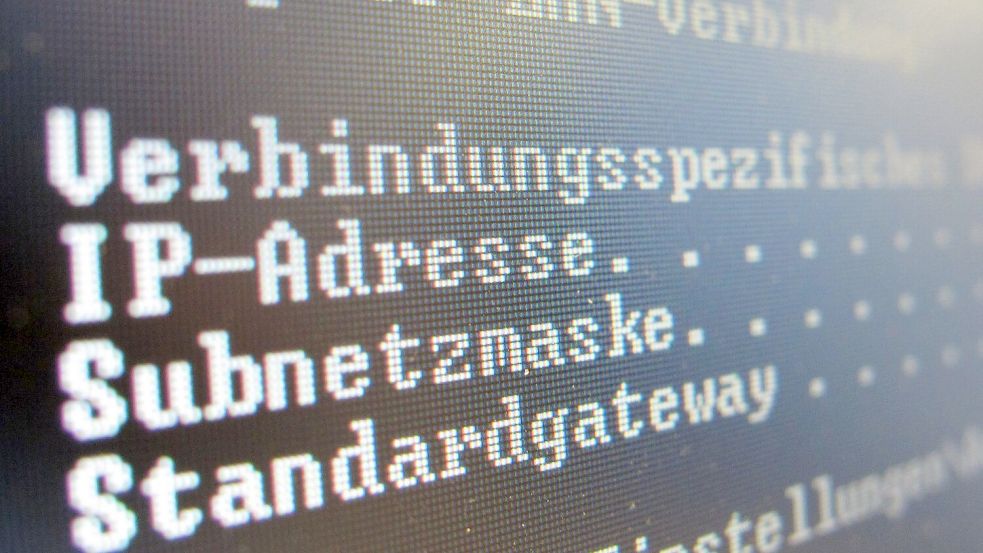 Wer von digitaler Gewalt betroffen ist, soll künftig von Online-Plattformen erfahren können, wer hinter einem anonymen Account steckt. (Symbolbild) Foto: Franz-Peter Tschauner/dpa