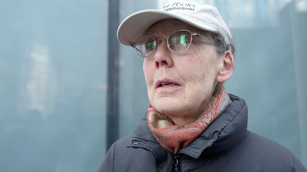 Anne Carson - hier 2019 in New York - ist die diesjährige Literaturnobelpreisträgerin. (Archivbild) Foto: Mark Lennihan/AP/dpa