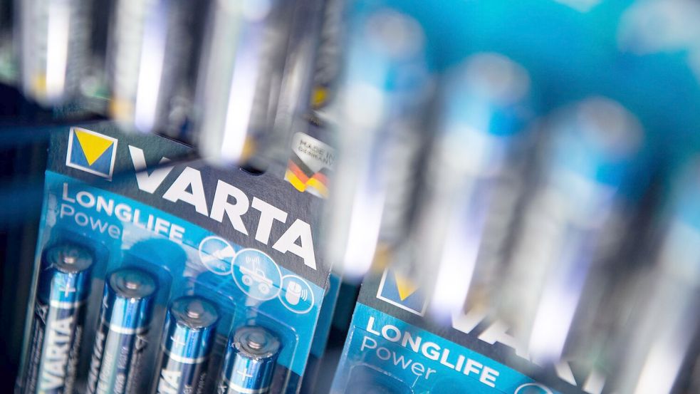 Die Haushaltsbatterien-Sparte von Varta löst sich vom Mutterkonzern. (Archivbild)  Foto: Marijan Murat/dpa