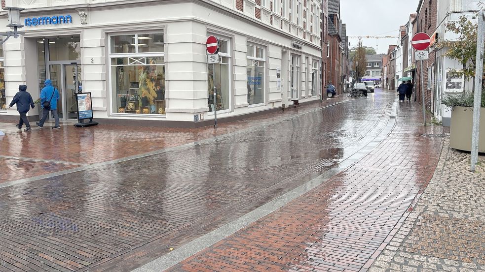 Die Einbahnstraßenregelung in der Marktstraße wird für die Dauer der Baumaßnahme am ZOB aufgehoben. Somit kann die Straße in beide Richtungen befahren werden. Foto: Mieke Matthes