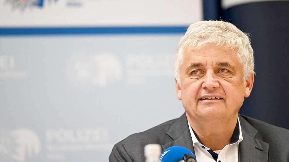 Michael Esser, Leiter der Kriminalpolizei Köln, will mit seinen Leuten weiter ermitteln. Foto: Federico Gambarini/dpa