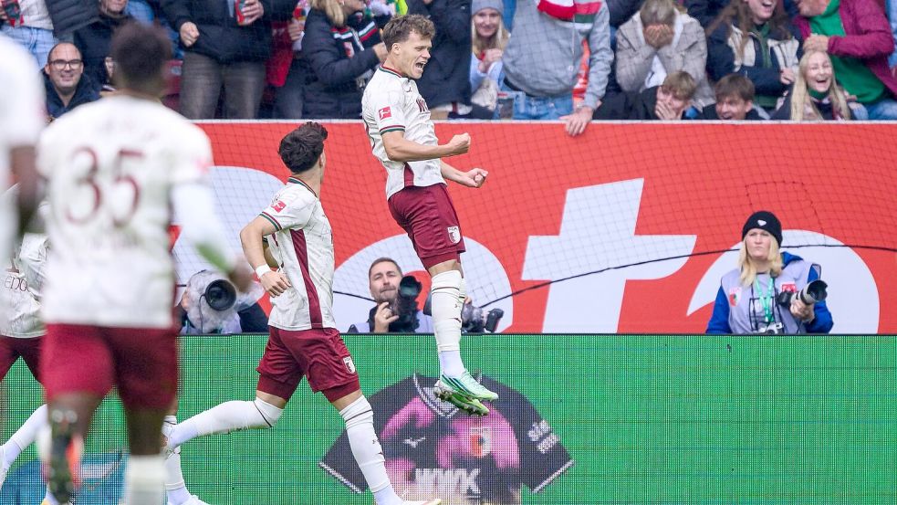 Robin Fellhauer jubelt über das schnellste Tor der Liga-Historie.  Foto: Tom Weller/dpa