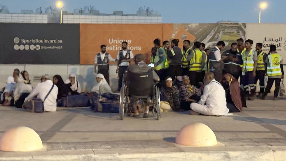 Hunderte Menschen wurden laut saudi-arabischen Angaben bei dem Angriff verletzt.   Foto: Uncredited/AP/dpa