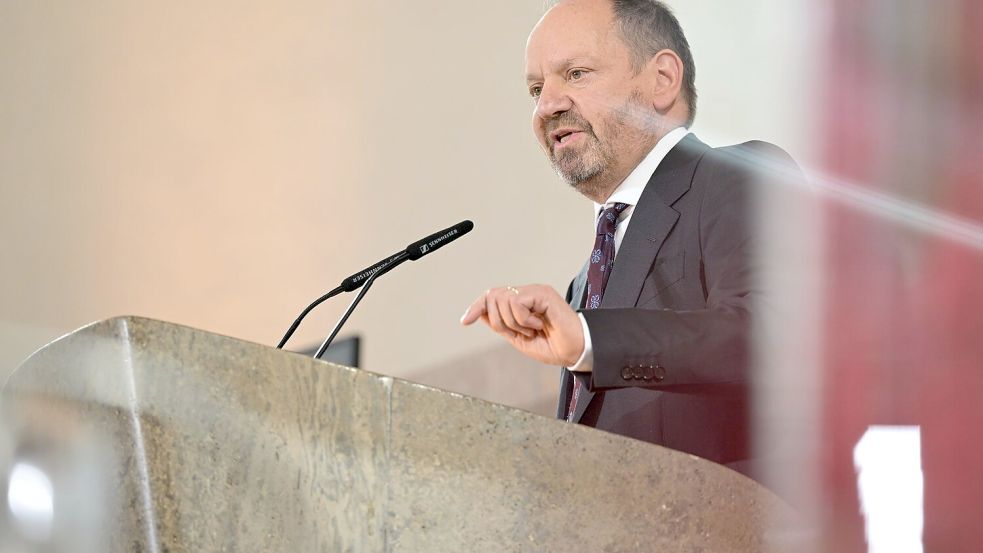 Philippe Sands spricht in der Paulskirche. Foto: Hannes P. Albert/dpa POOL/dpa
