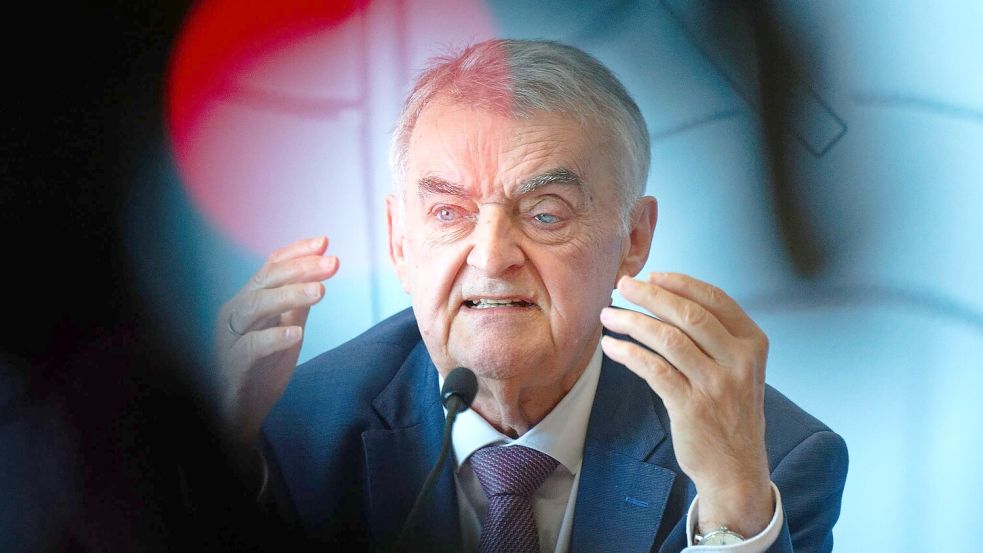 NRW-Innenminister Herbert Reul (CDU) liegt nach einem Sturz im Krankenhaus (Archivbild) Foto: Henning Kaiser/dpa