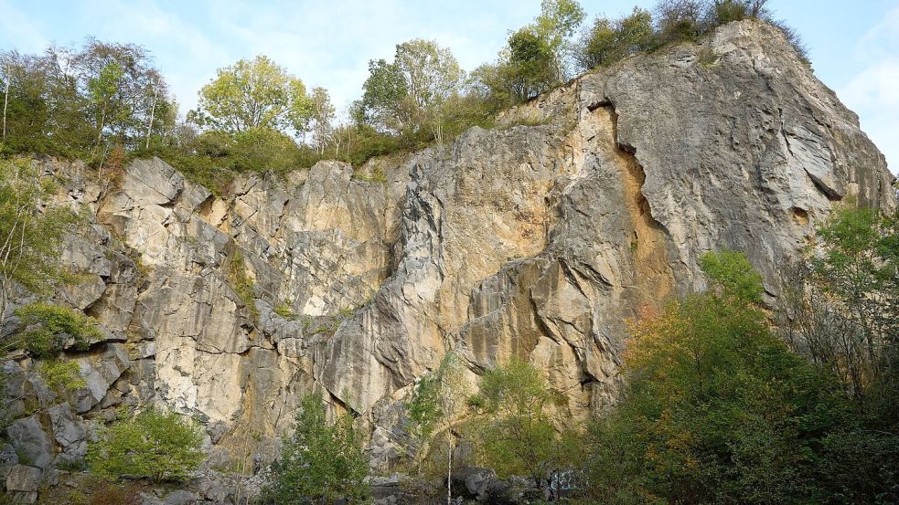 Unglück beim Bungee-Jumping - eine 21-Jährige starb in einem Steinbruch. Foto: Bernd Thissen/dpa
