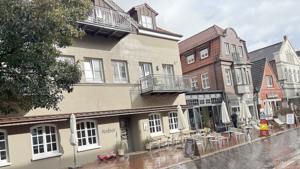 Noch ist unklar, wie die Zukunft für den ehemaligen Reichshof, das Tides Boutique Hotel, in Norden aussieht. Foto: Rebecca Kresse